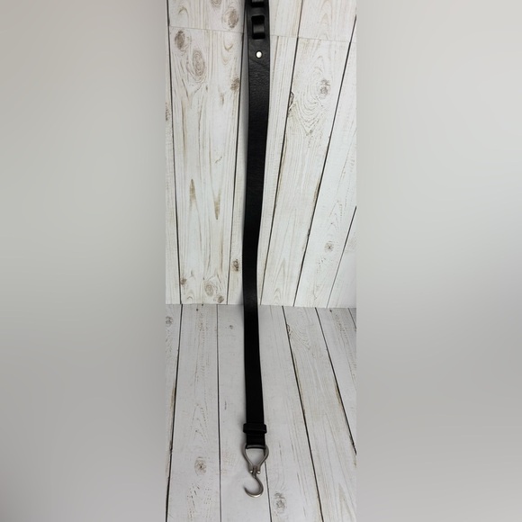TRE VERO Equestrian Leather Belt. Silver Hardware. Size Large. main image 6